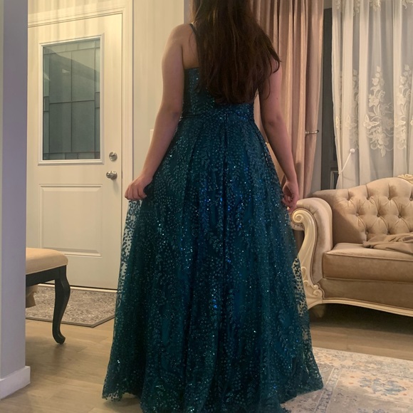 Green Mylenie Lyne Graduation dress - Picture 3 of 9